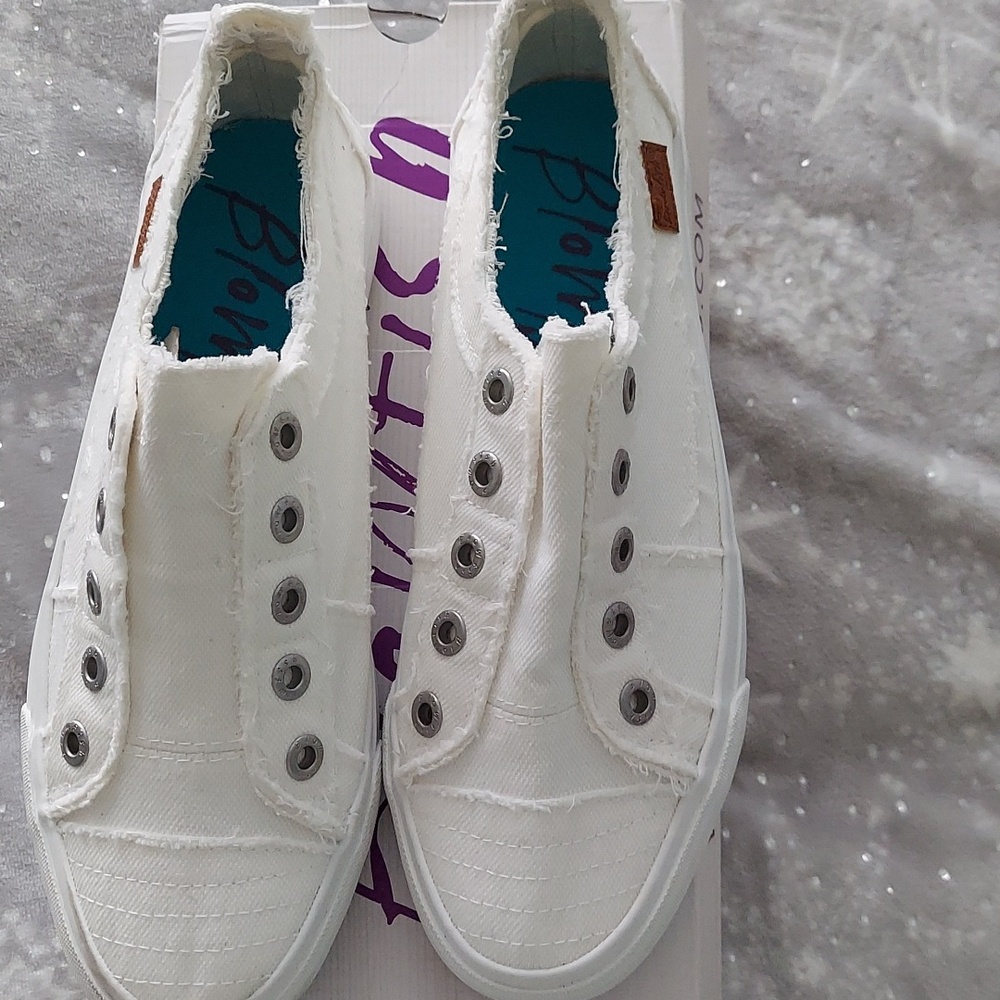 Blowfish White Canvas Slip In Sneakers - Picture 2 of 10